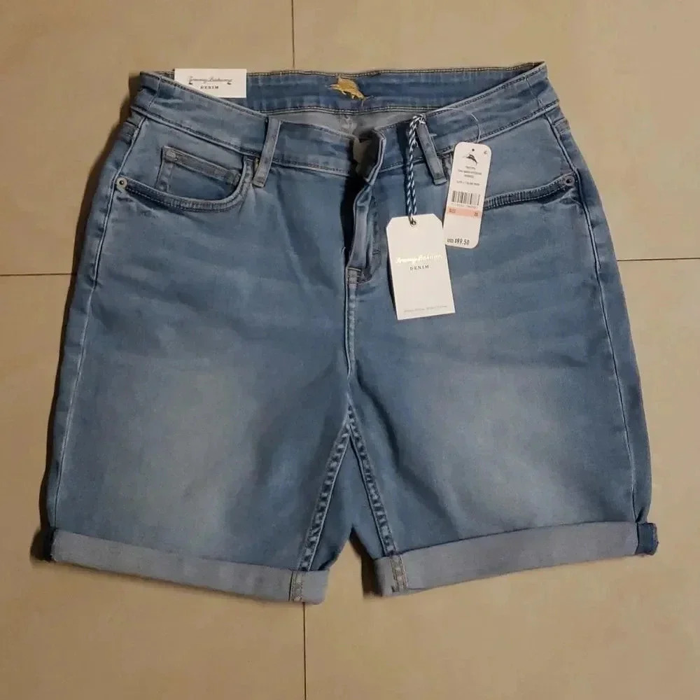 𝅺TOMMY Bahama denim Bermuda short size 28 NWT
